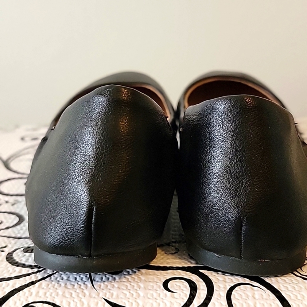 LIKE NEW! Cute little Essential Stretch Ballet Flats - Picture 5 of 8